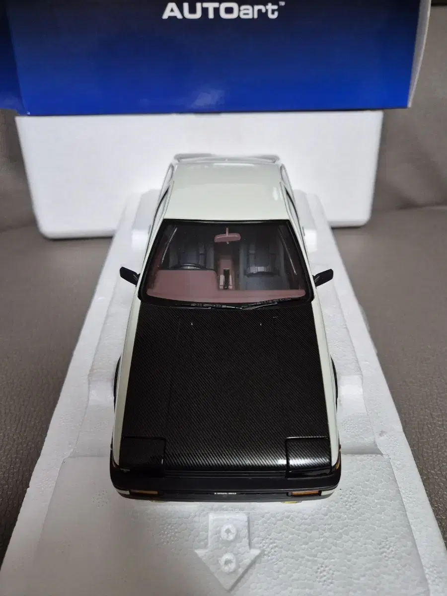 오토아트 1:18 이니셜D AE86 파이널ver. 판매합니다.