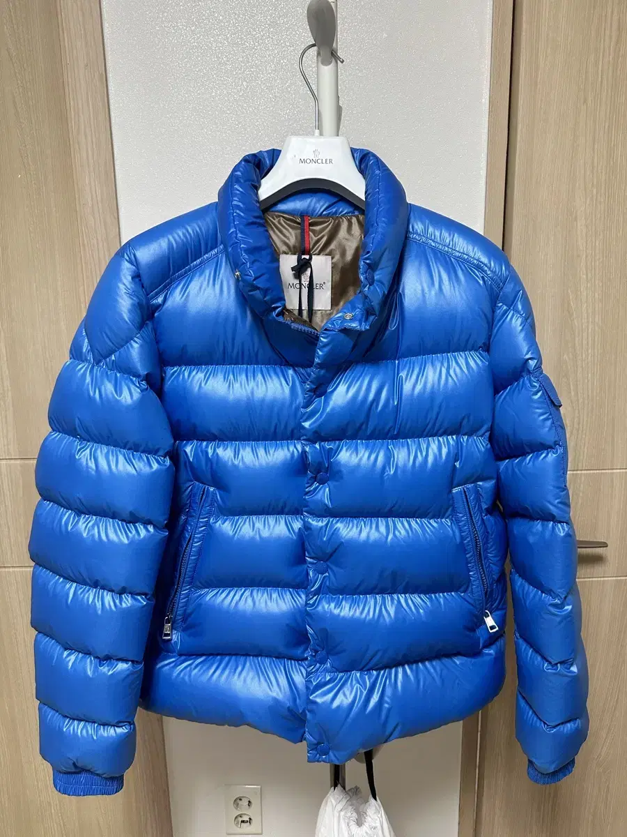 Moncler Llew short down jacket Sky blue 2 size 2