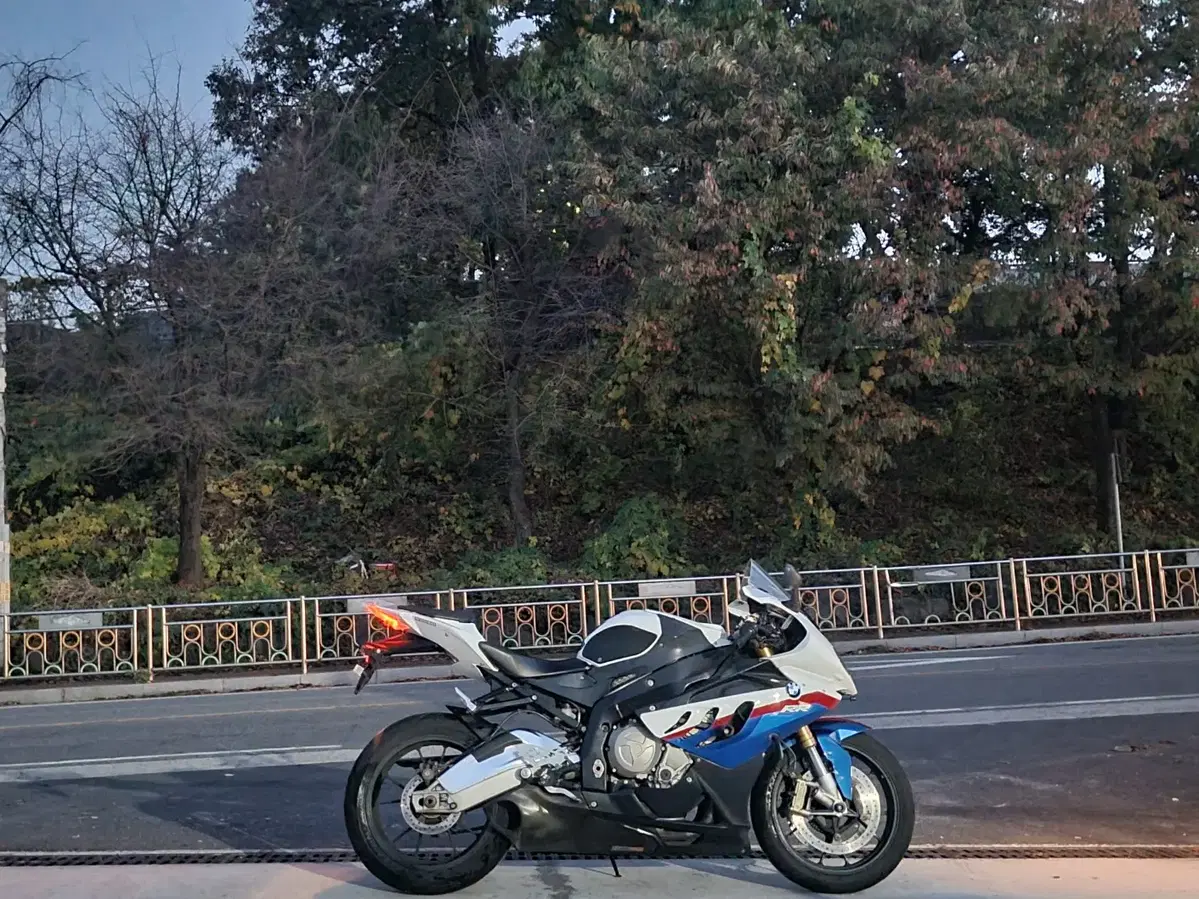 bmw s1000rr 11년식/투채널블박/머플러튜닝/급매