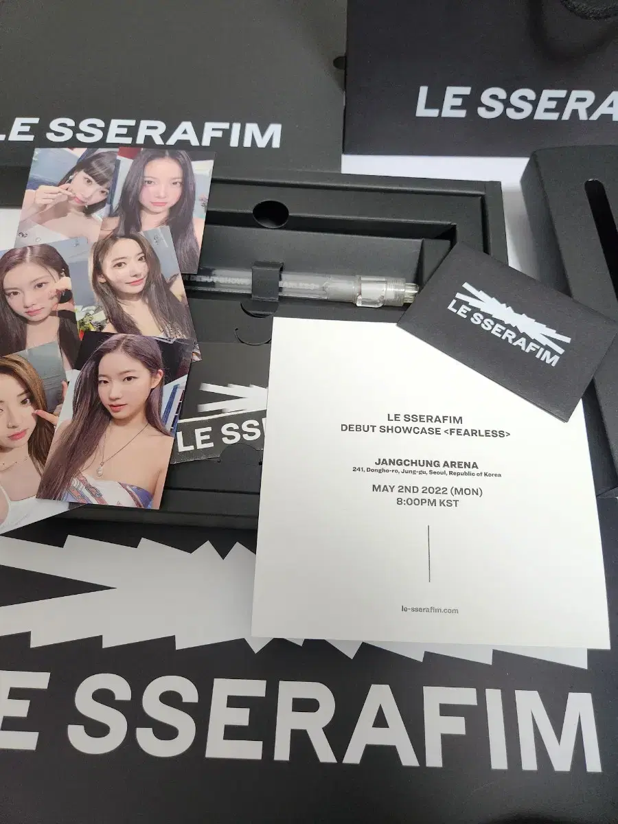 르세라핌 데뷔 쇼케이스 키트