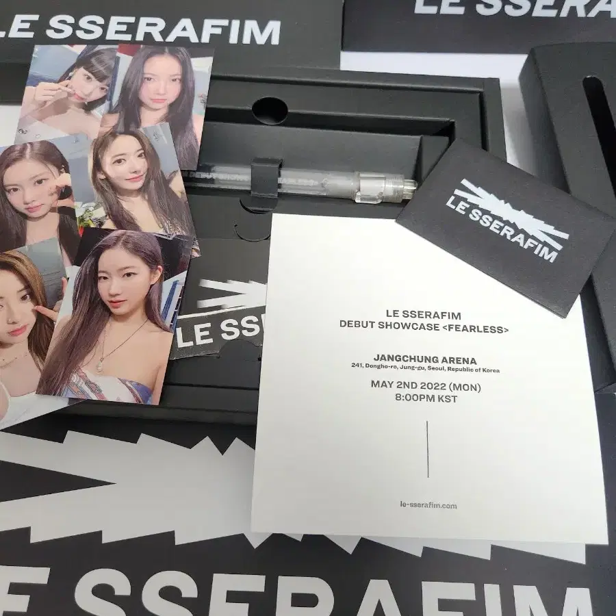 르세라핌 데뷔 쇼케이스 키트