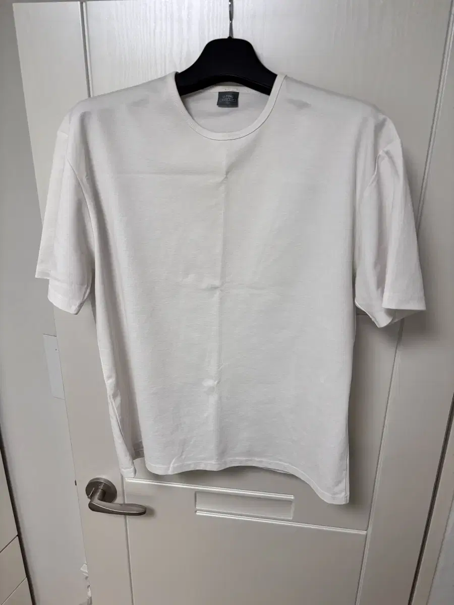 Yuping White Velvet Vahn Short Sleeve Tee