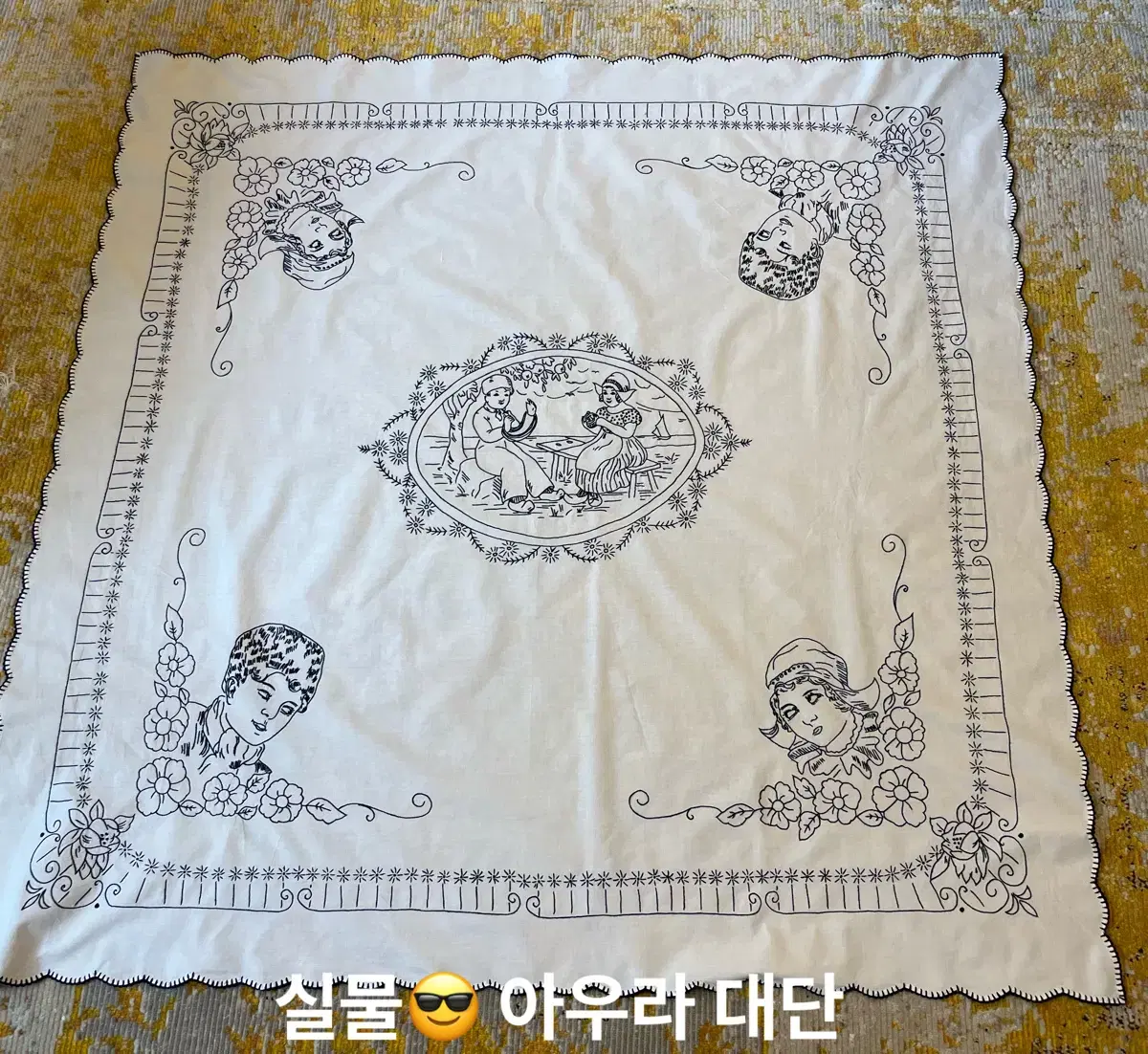 133x132cm/독일 빈티지 손자수 테이블보ㅡ홀란드 모티브