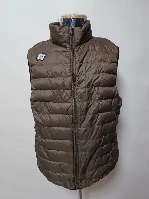 Descent/Men/Lightweight/Vest/Padded Vest/StatusA