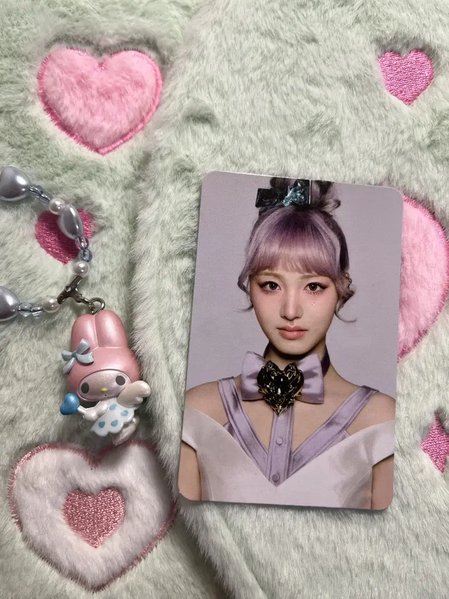 Ive Minnini pop up photocard holder MD Liz