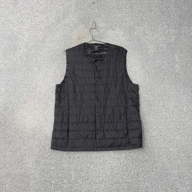 Uniqlo Gray Lightweight Padded Vest XL