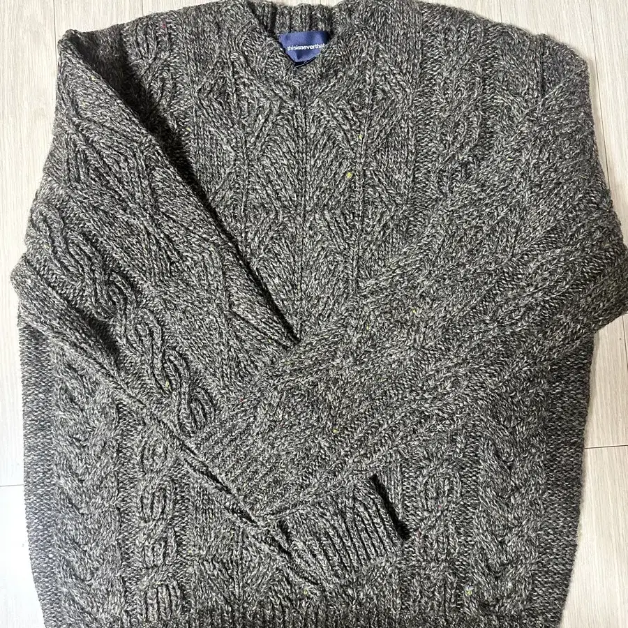 디스이즈네버뎃 Cable Knit Sweater Brown 스웨터 니트