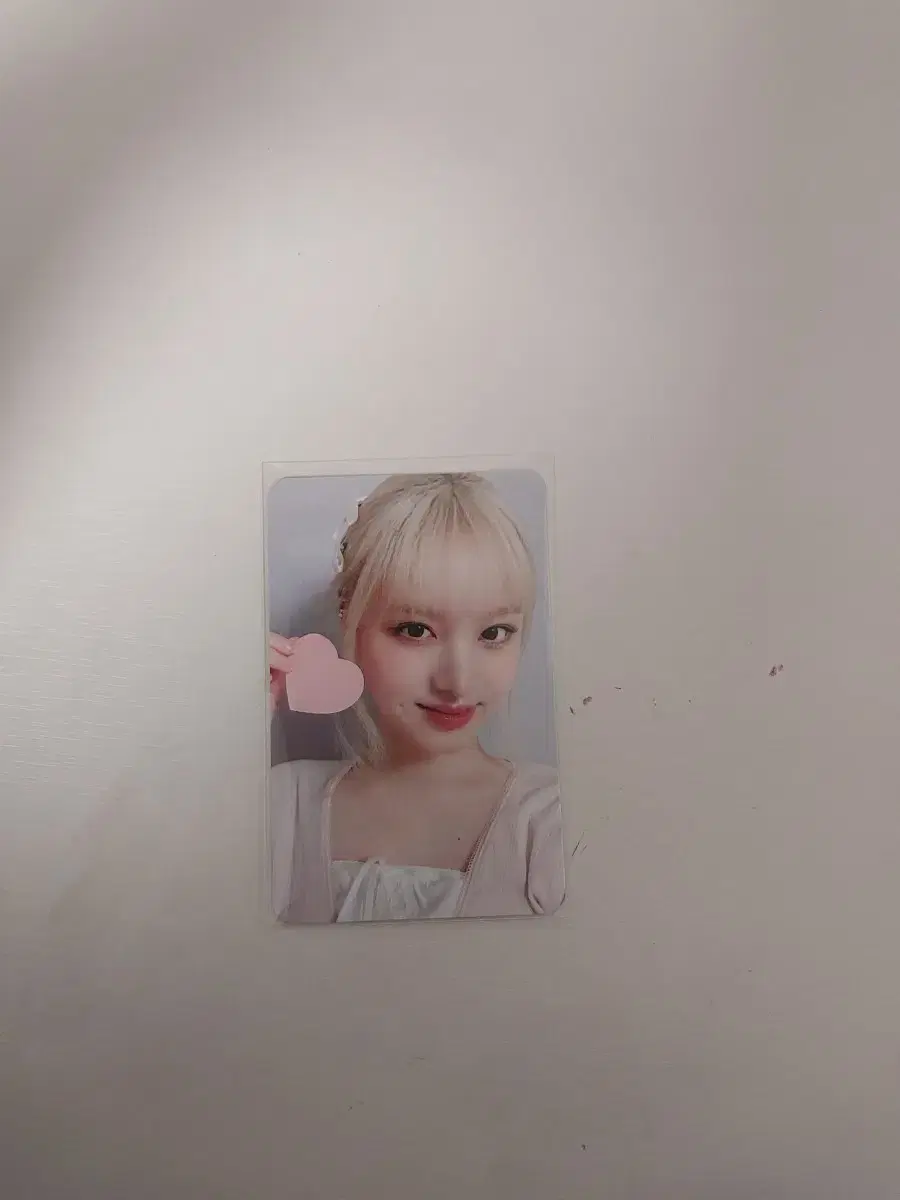 ive liz 2024 seasons greetings for sale for 6000 won