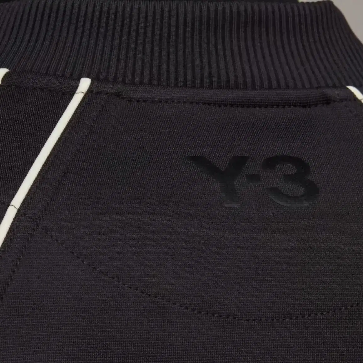 Y-3트랙탑