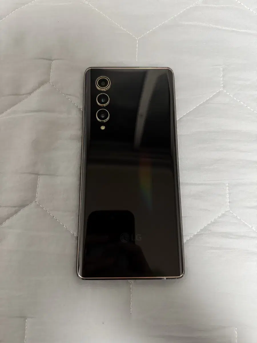 LG 벨벳2프로 (LG V70)