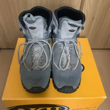 AKU 등산화 UK 8 아웃도어 트레킹 슈즈 GORE-TEX
