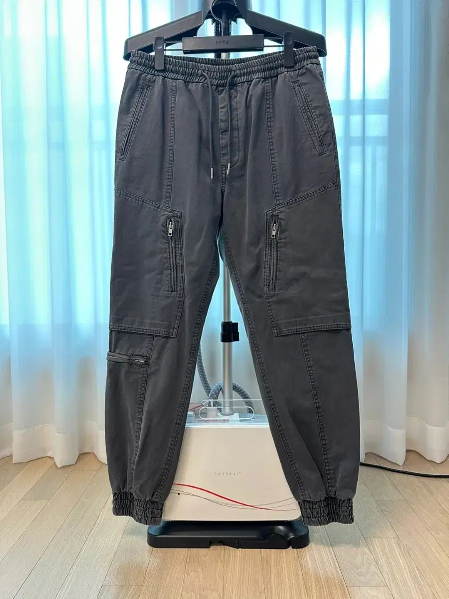 [22SS] Junge gray diagonal zipper jogger pants size 46