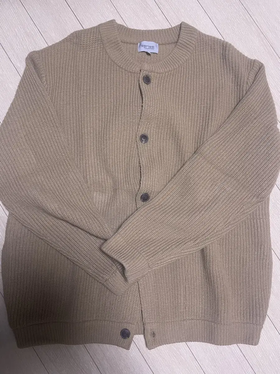 series u-neck cardigan xl