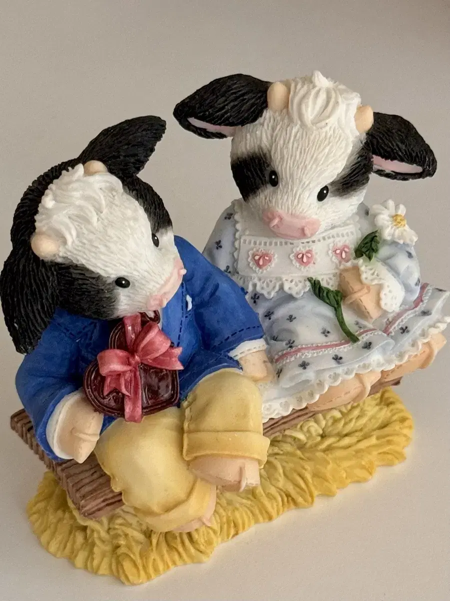 Cherished Mumu Valentine CoupleFigurine