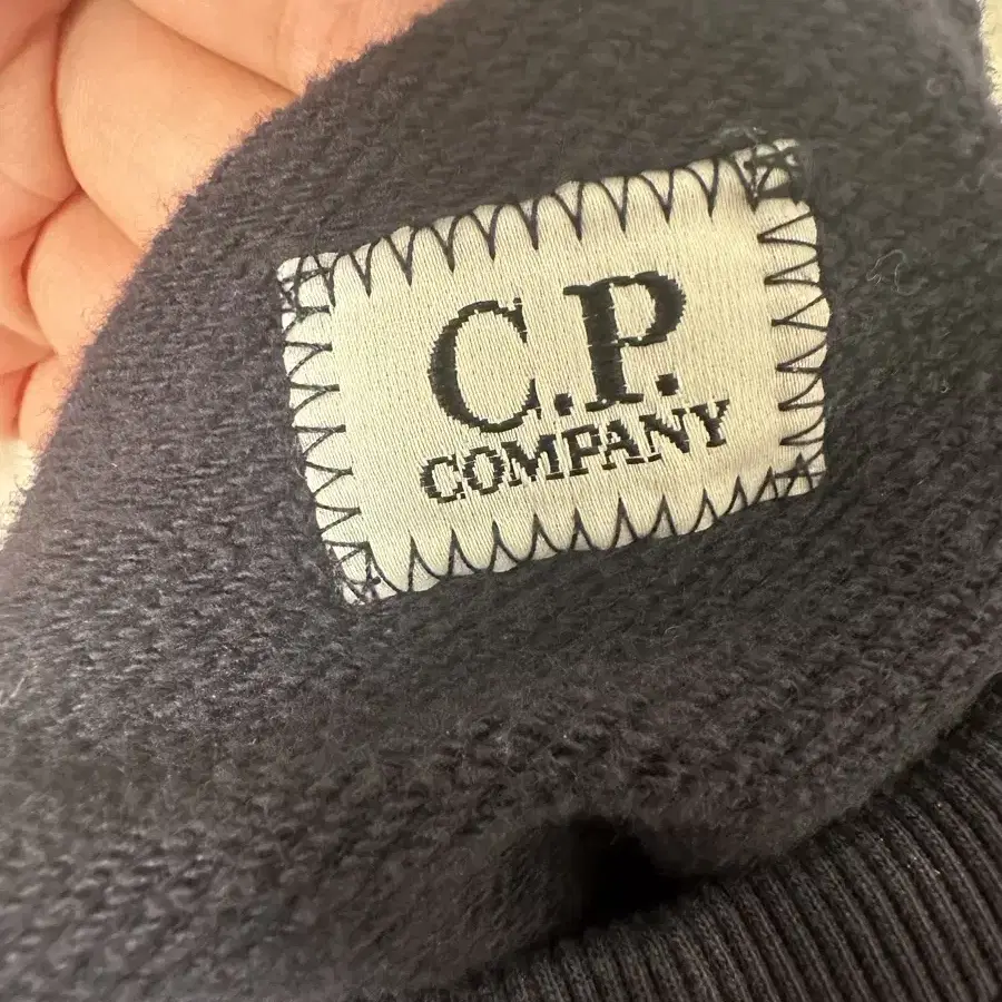 CP company 맨투맨