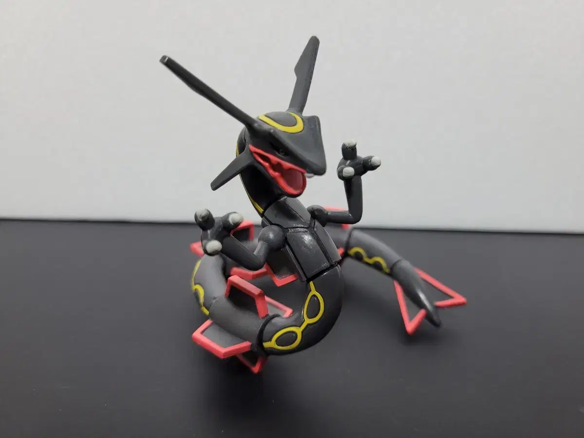 Pokemon Black Kuzuza Monkore Figure