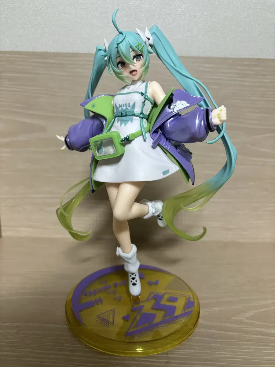 Hatsune Miku Fashion Sporty VER Figure (Taito)