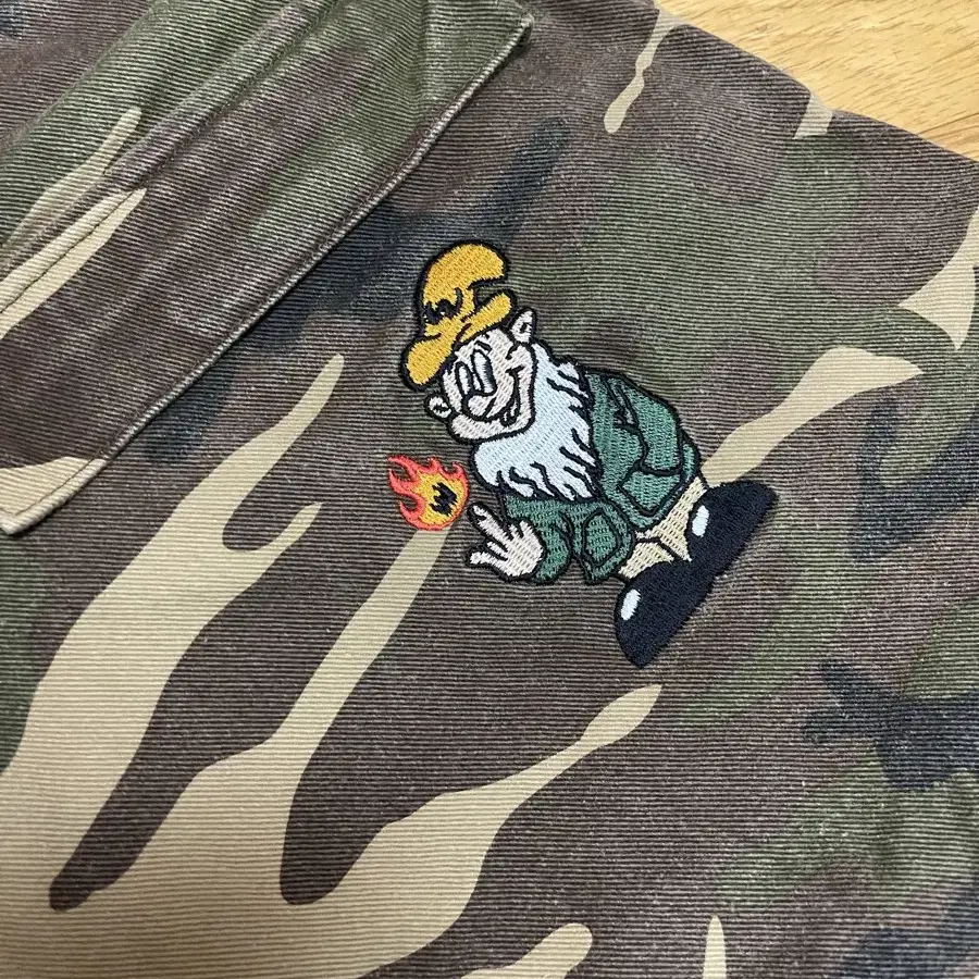 [L] 위캔더스 카모 카키 팬츠 CAMO CARGO PANTS