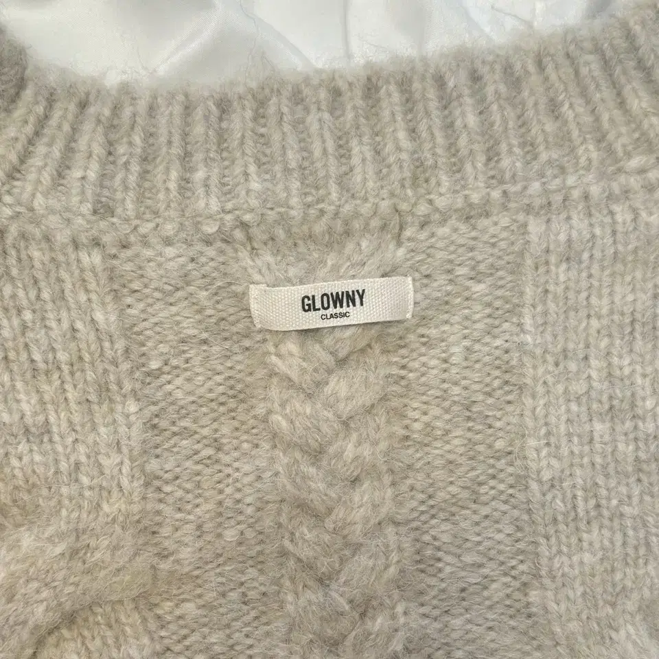 글로니 지 케이블 가디건 오트밀 G CABLE CARDIGAN