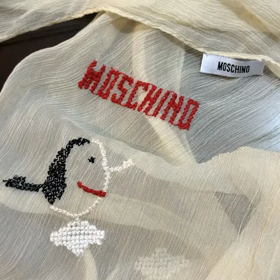 모스키노 moschino 쉬폰 스카프