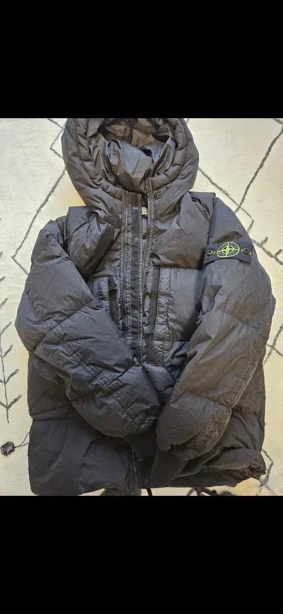 23FW Stone Island Crinkleclap Padded Hoodie