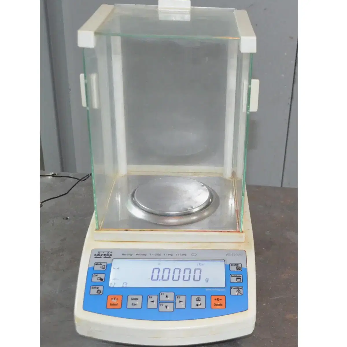 저울 RADWAG Analytical balances AS R2