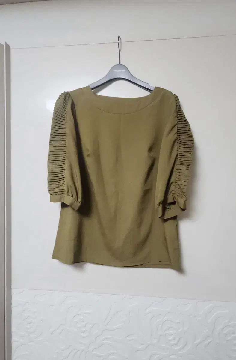 Puff Sleeve Round Neck Olive Green Blouse 55