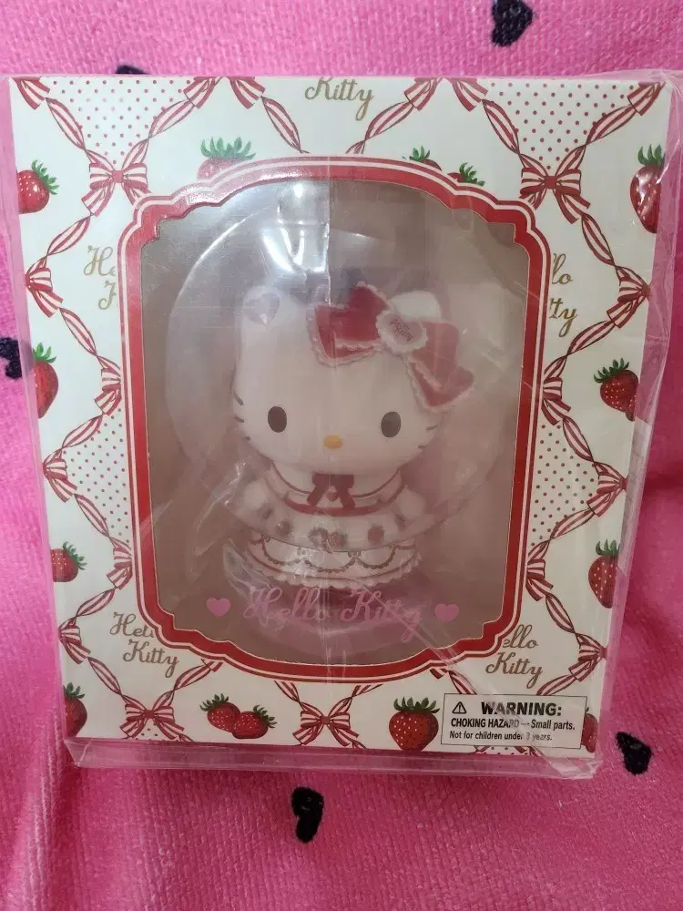 Hello Kitty Strawberry Ichigo Figure