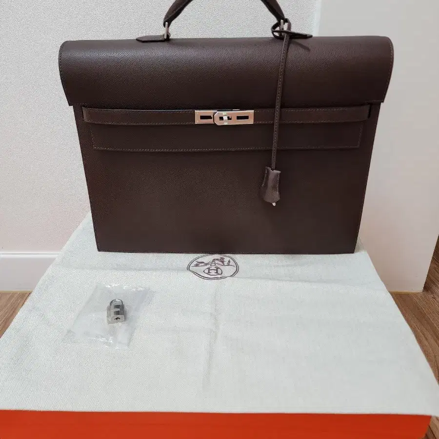 Hermes Kelly Depeche Briefcase 38 Epsom(