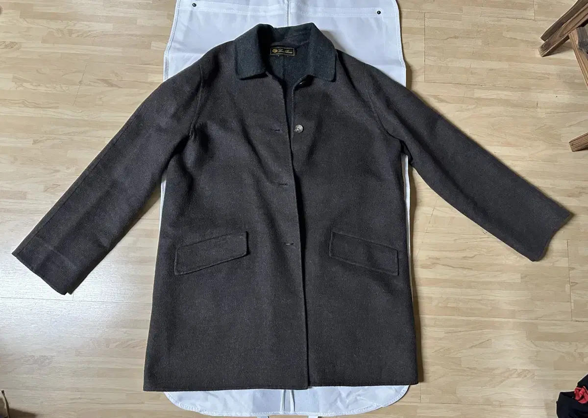 Loro Piana 100% cashmere coat jacket