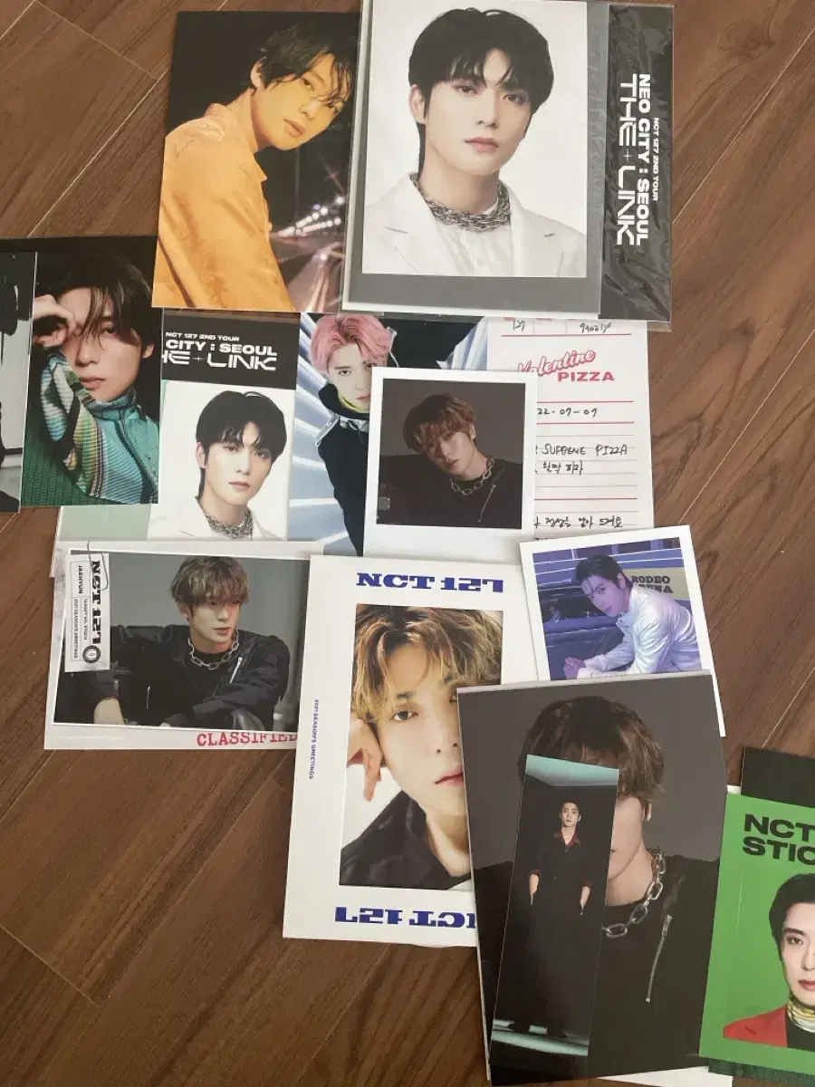 NCT 127 jaehyun Sells postcards, etc.