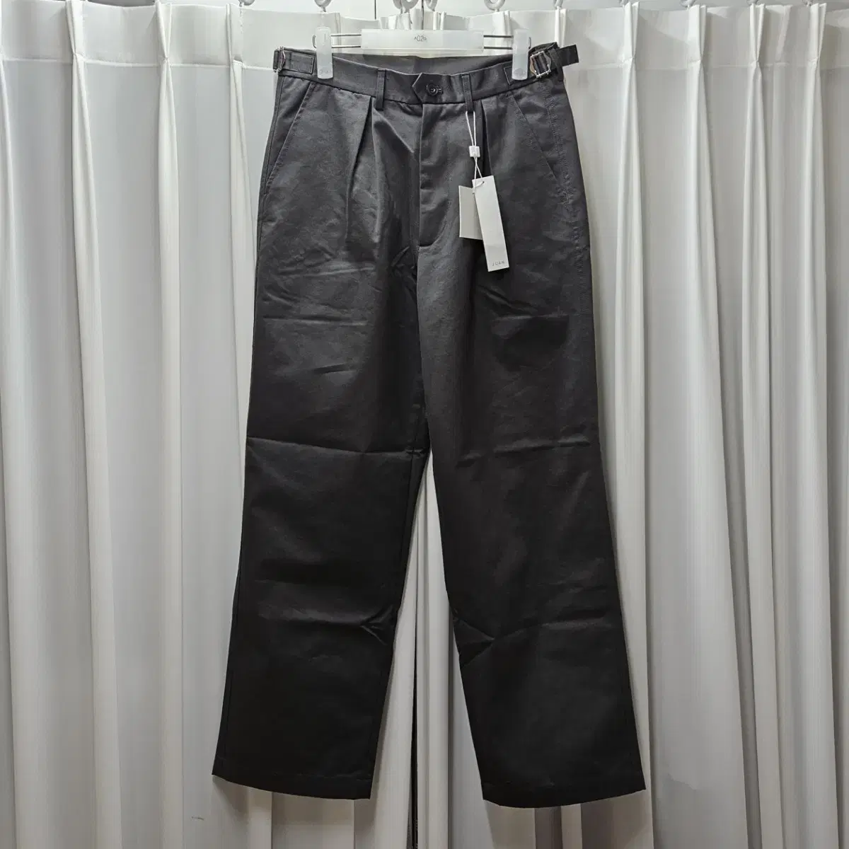 Zuu Inverted Pleated Chino Pants Graphite