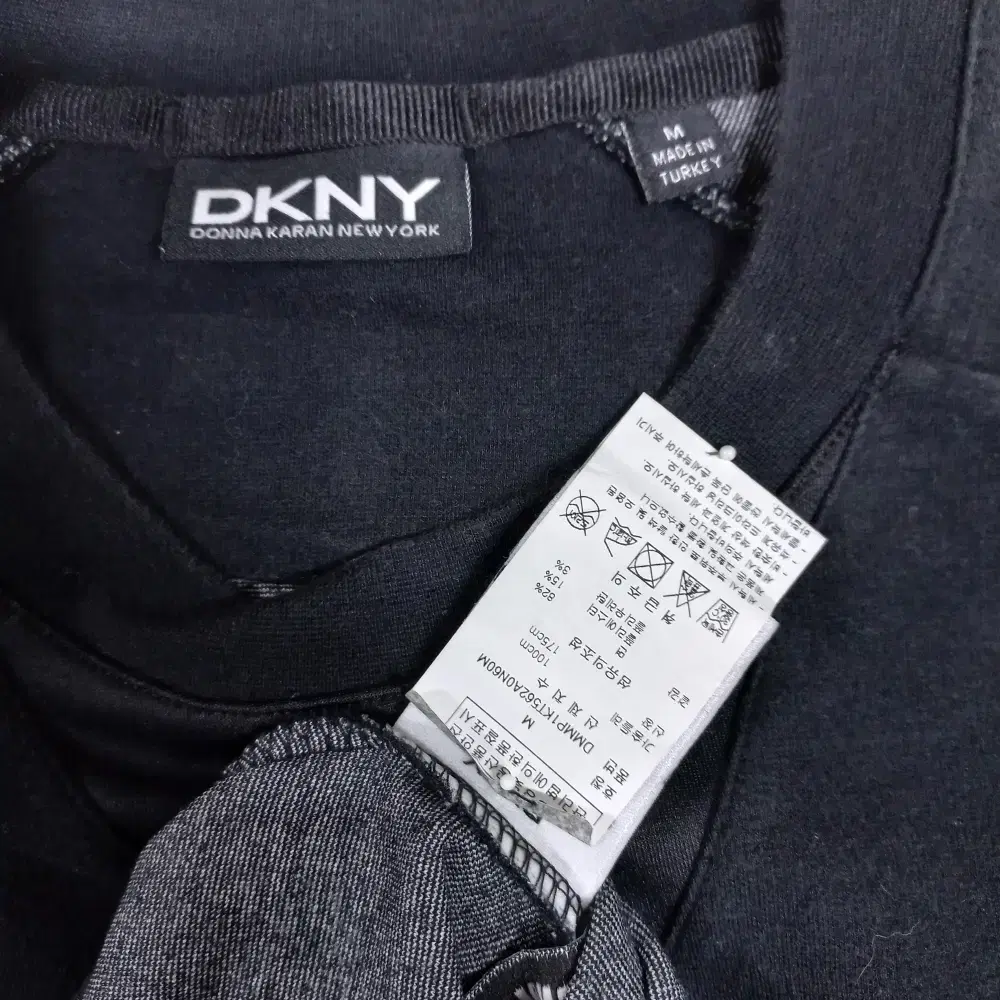 11-5/DKNY 블랙 티셔츠 남성