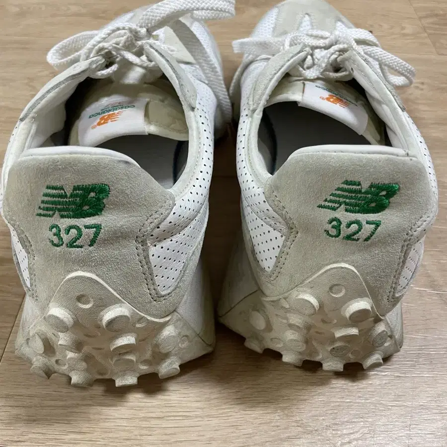 뉴발란스 X 카사블랑카 327  Off White Green