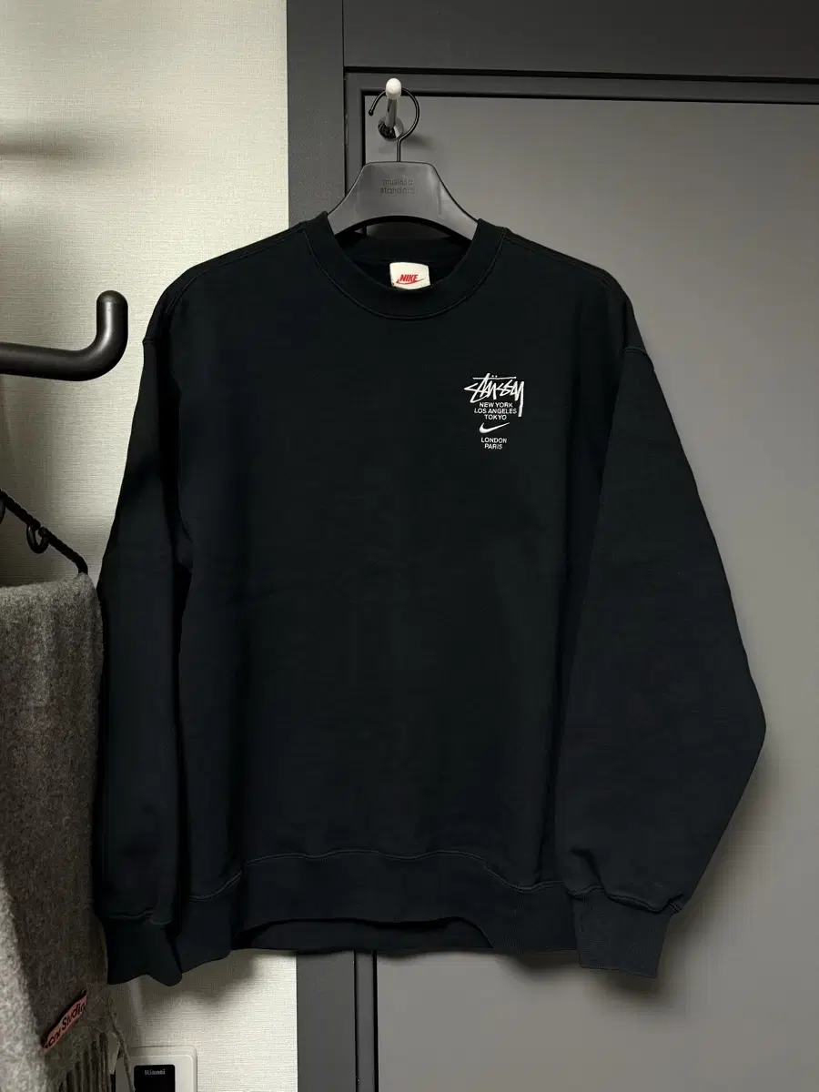 [L] Nike Stussy Natusi Man to Man Black