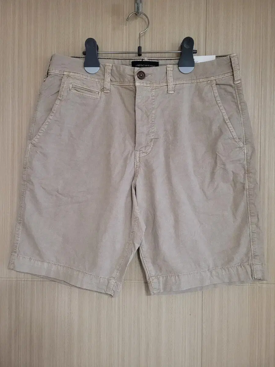 American Eagle size 32 vahn