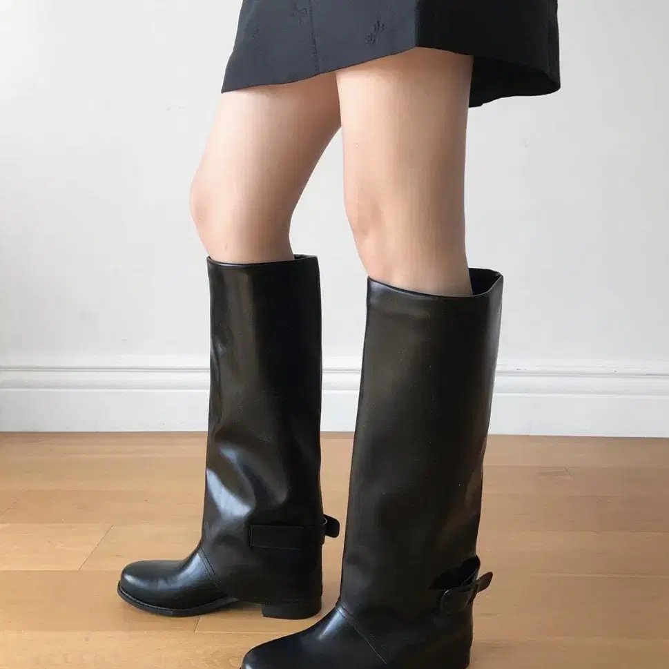 m627 LIT BLACK BUCKLE BOOTS