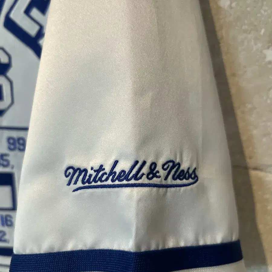 슈프림 Mitchell & Ness Satin 야구 져지