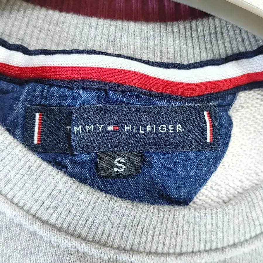 TOMMY HILFIGER 타미 힐피거 면폴리혼용 맨투맨