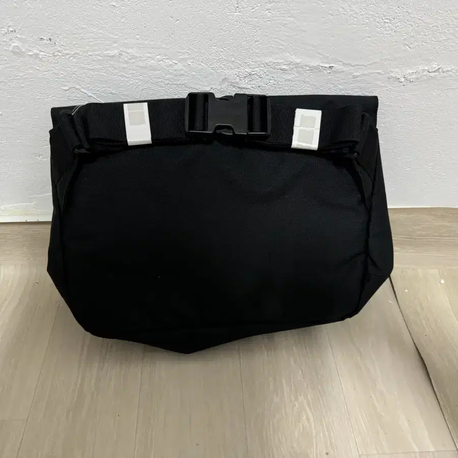 노스페이스 버클리 샛첼 BERKELEY SATCHEL (NF0A3KWJK