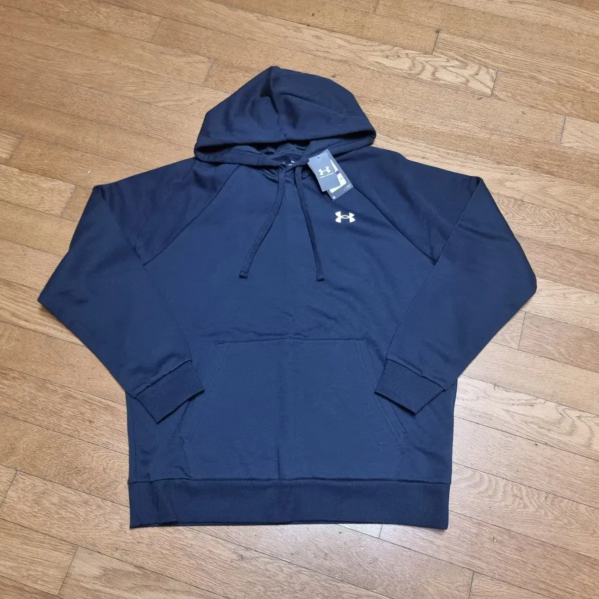 Under Armour hoodie (new)