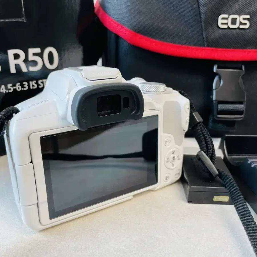 eos r50 화이트 풀박