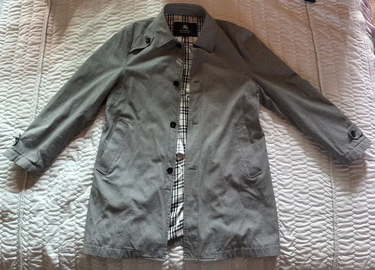 [Quick sale] (L) S size Genuine Burberry Black Label Trench Coat