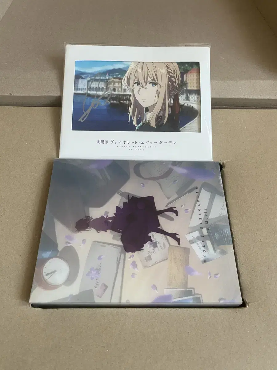 Violet Evergarden Theatrical Edition UFE blu-ray Limited edition signed by the voice actors.