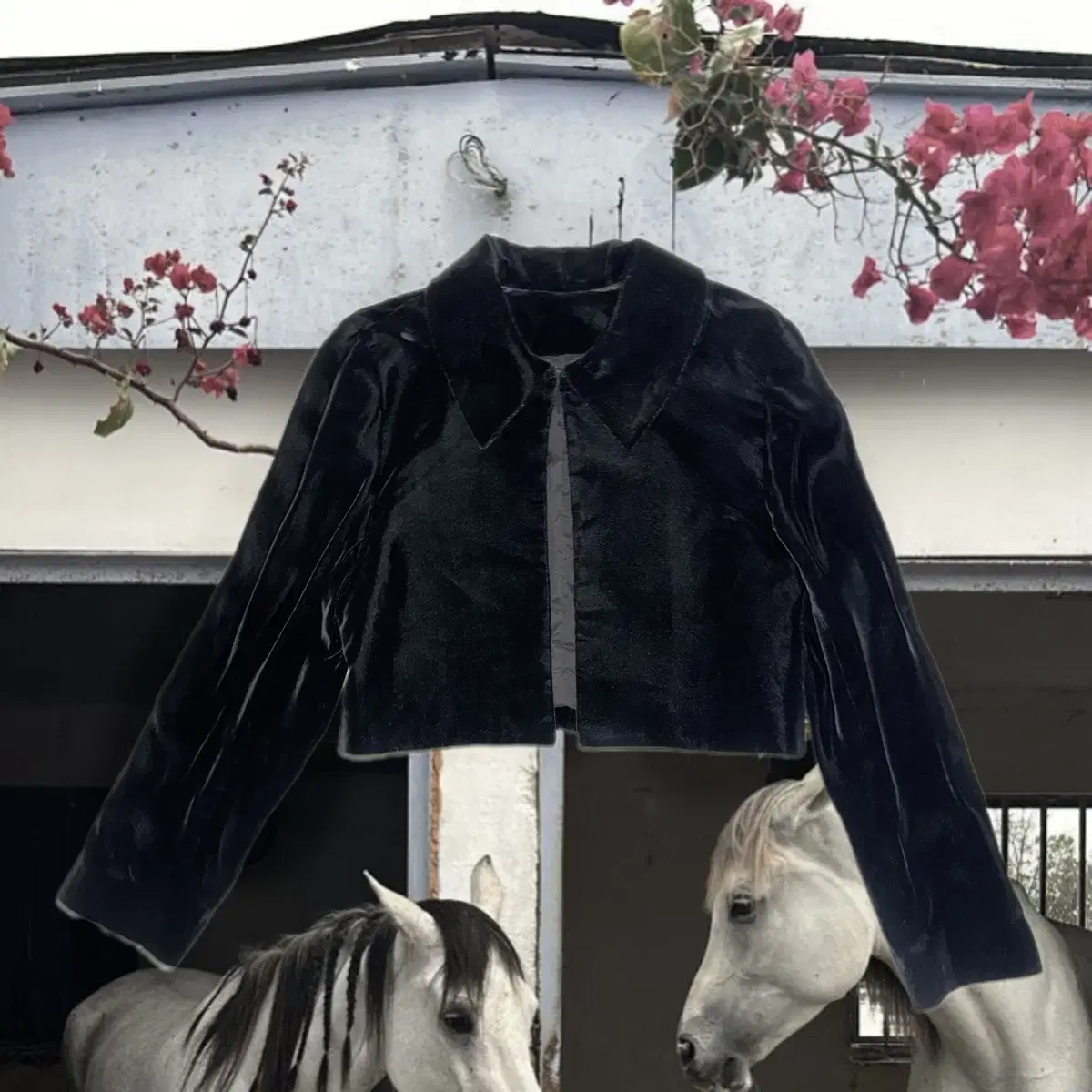 Vtg crop velvet jacket