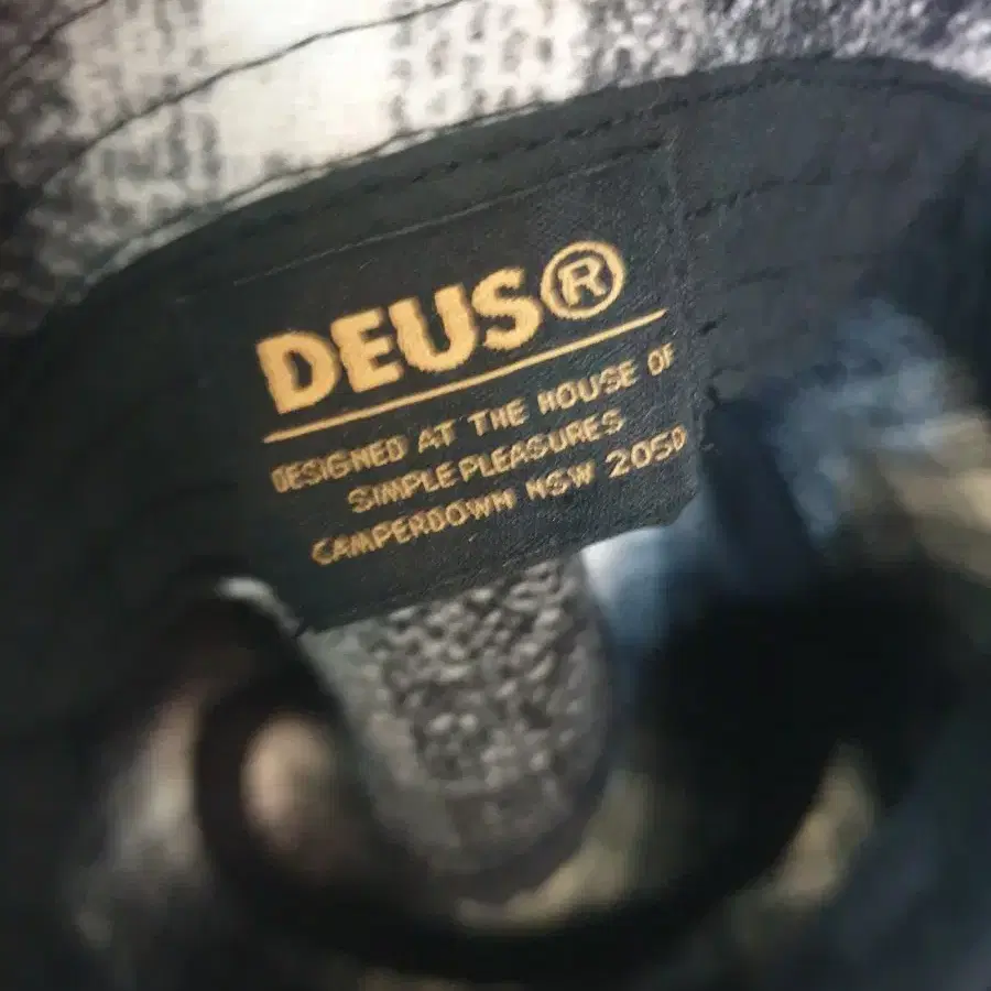 deus 버킷햇