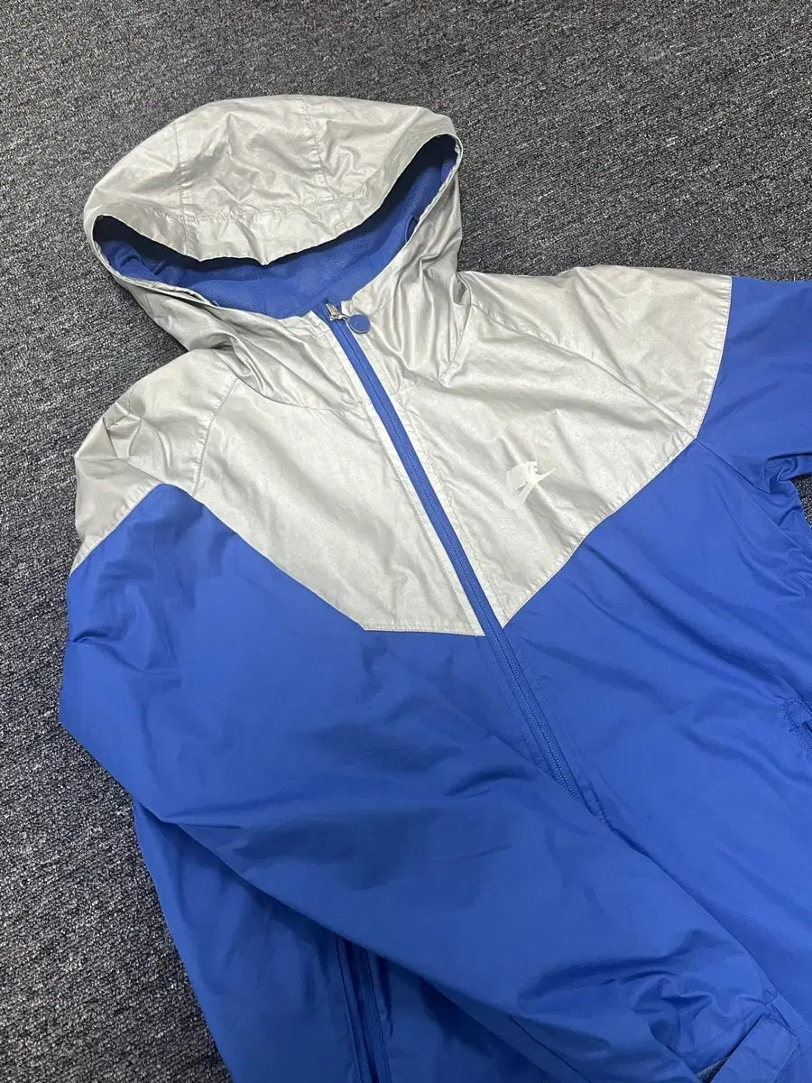 Nike Windbreaker M