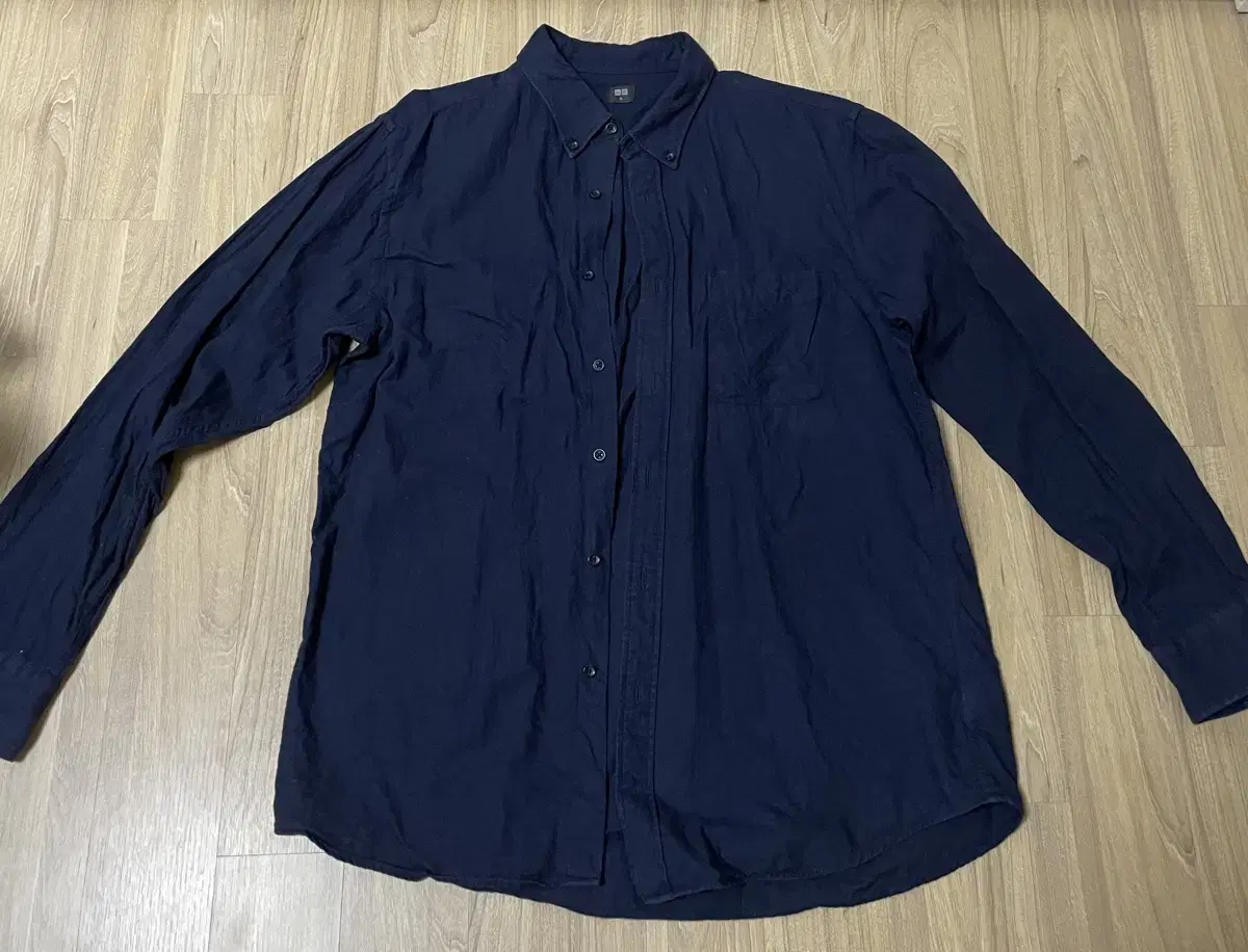 Uniqlo Shirts XL (105)