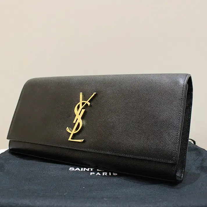 [중고명품다올] 생로랑 YSL 카산드라 블랙 파우치 클러치백 326079