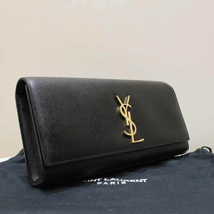 [중고명품다올] 생로랑 YSL 카산드라 블랙 파우치 클러치백 326079